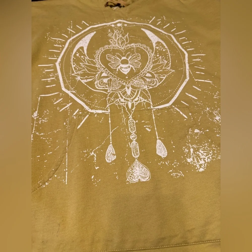 Kyla Seo Comfort Mustard Yellow Short Sleeve Dream Catcher Oversized Hoodie Sz M